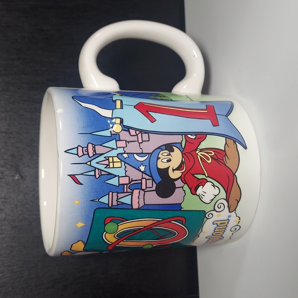 Disneyland 2001 3D raised mug with Mickey Mouse, Donald Duck, Goofy and Pluto